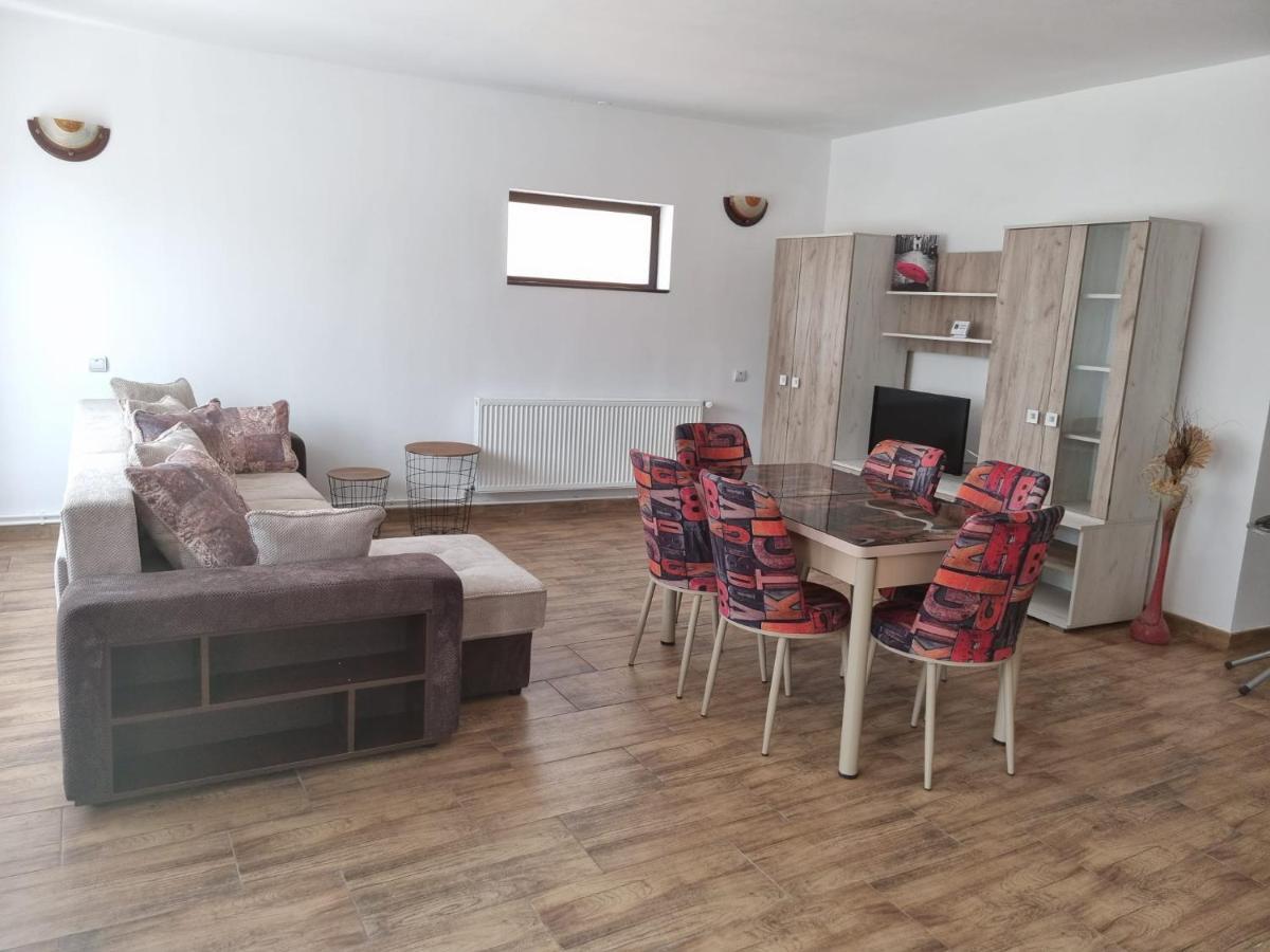 דבה Casa De Oaspeti Minerva מראה חיצוני תמונה